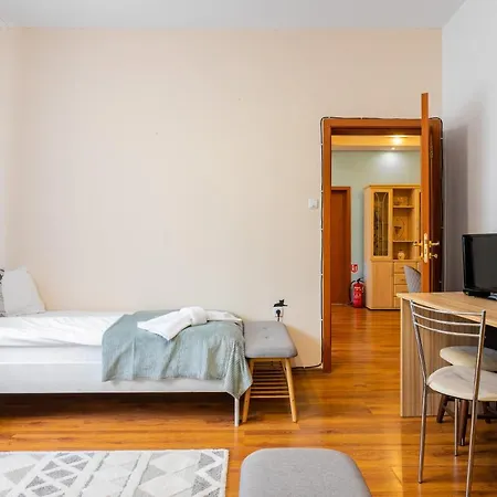 Apartamento Cozy And Spacious 3bd Flat I 10 Min From Ndk Sófia